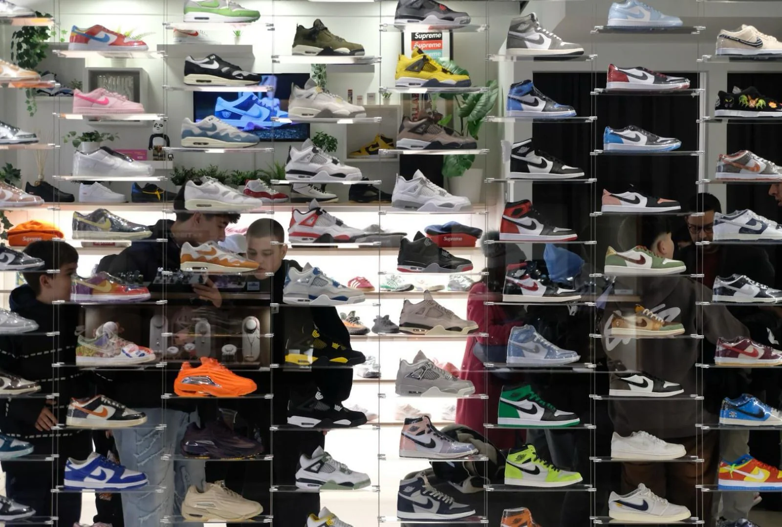 Streetwear Esclusivo e Sneakers Rare